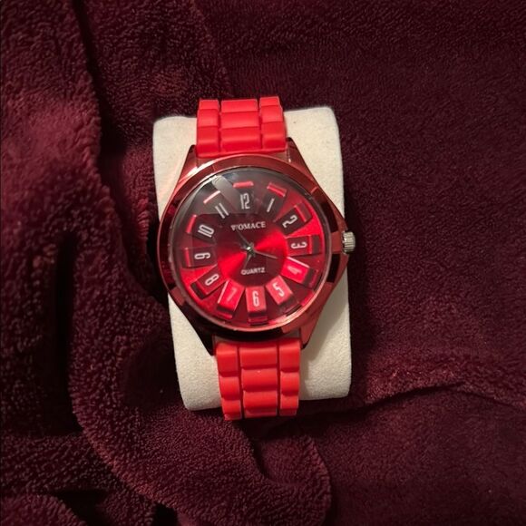 Womance Red Watch Bold Face - Picture 1 of 5